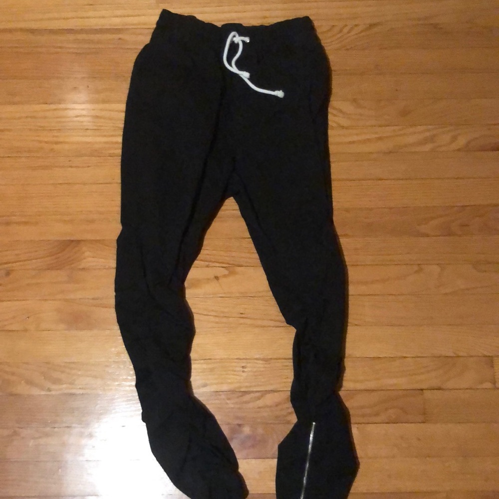 Black skinny jeans